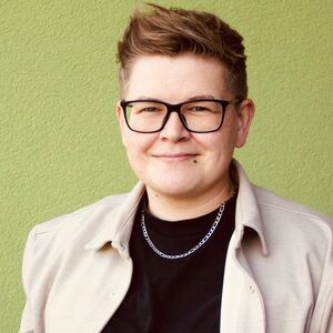 Sandra Komar
