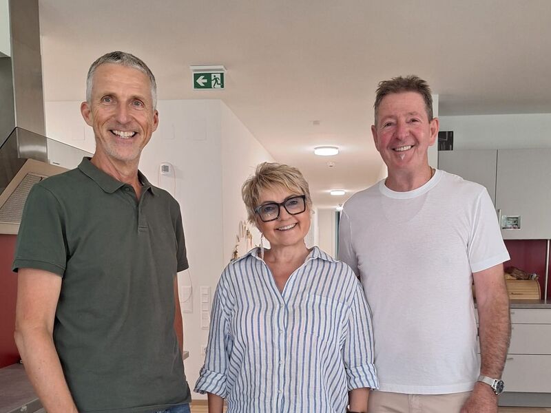 Andreas Jesse, Ulrike Sauerschnig und Josef Müller lächeln in die Kamera